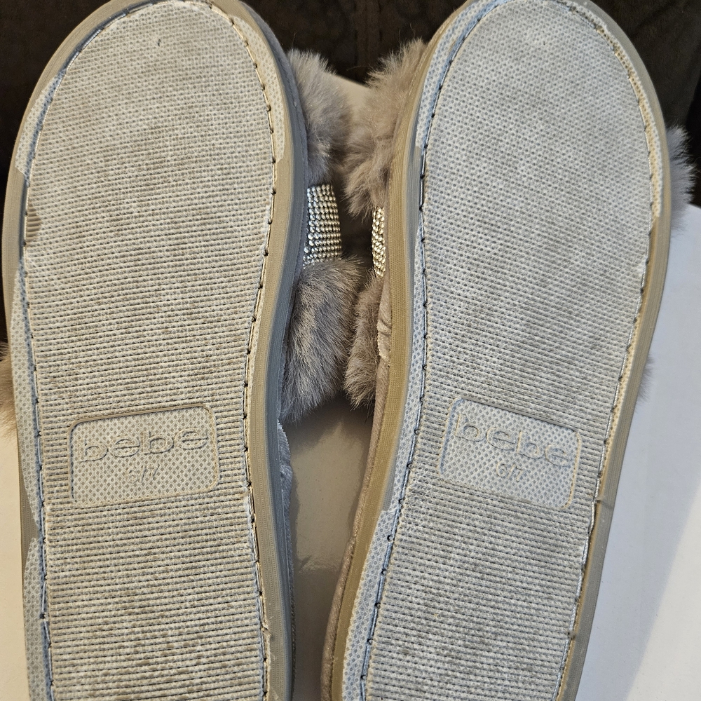 NWOT Bebe Gray Cozy Faux Fur Slippers Size 6 - Picture 4 of 4